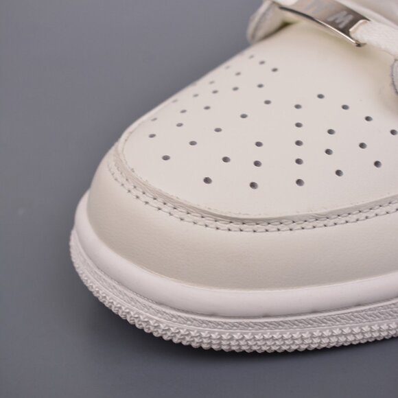 Jordan 1 Retro Low x Travis Scott x Michael Rubin 'White Party' - Picture 6 of 9